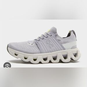SIZE 7.5   WOMEN. CLOUDSWIFT. 4. On Runnin Light Gray and White